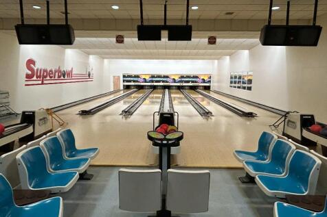 Bowling area