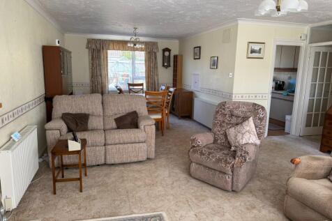 Sitting/Dining Room