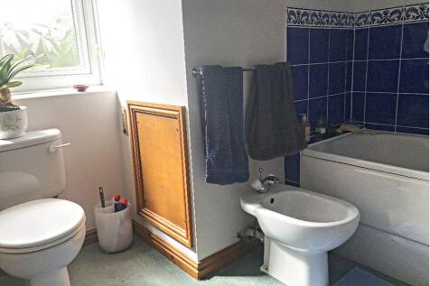 En-Suite Bathroom