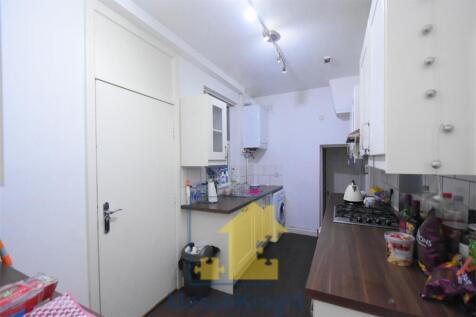 Kitchen 2.jpg