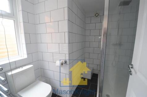 bathroom 1a.jpg