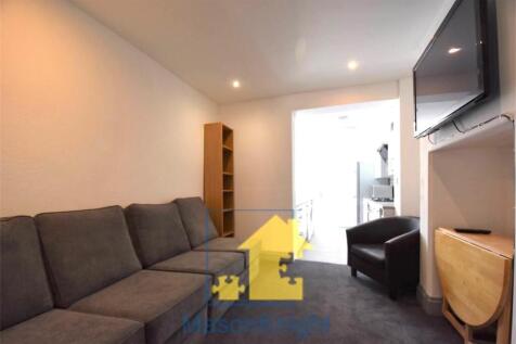 Lounge a.jpg