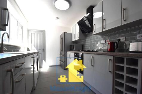 Kitchen b.jpg