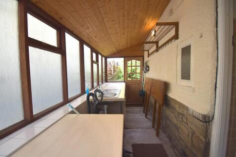 Utility / Side Porch