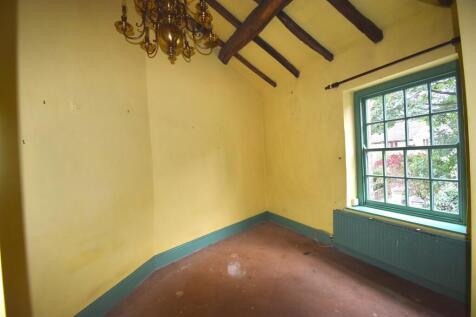 Sitting/Dining Area