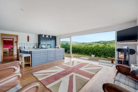 Fitted Living Kitche