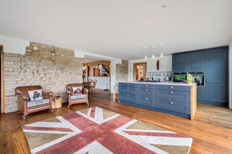 Fitted Living Kitche