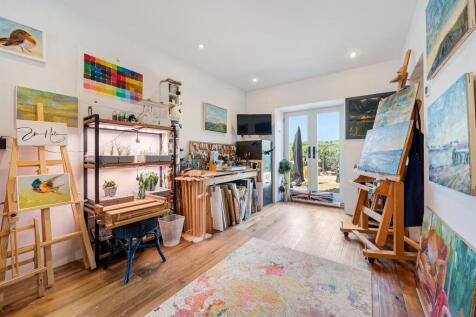 Studio/Bedroom 5
