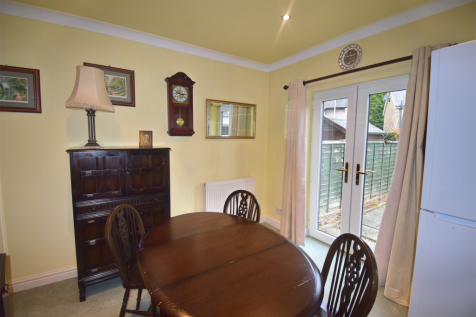 Fitted Kitchen/Dinin