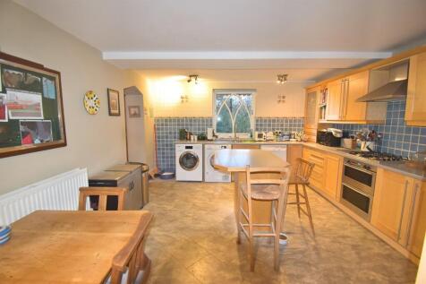 Fitted Dining/Kitche
