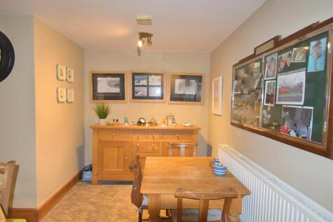 Fitted Dining/Kitche