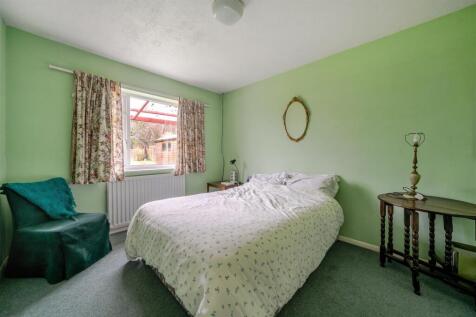 Bedroom (2).jpg