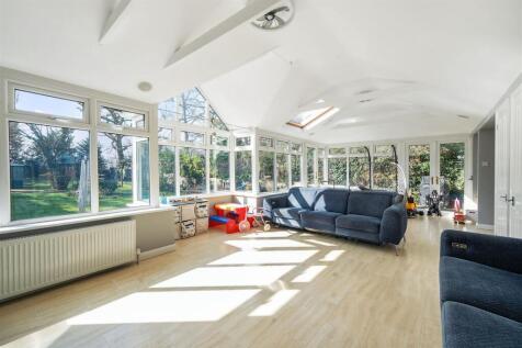 Family Room.jpg