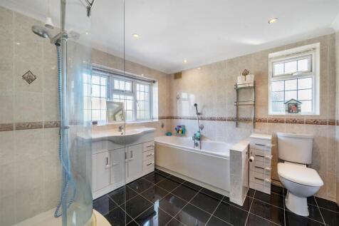 Bathroom.jpg