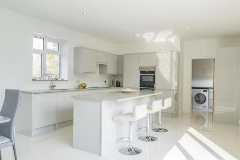 Kitchen (7).jpg