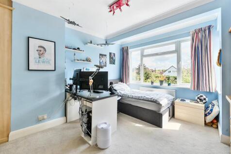 Bedroom (2).jpg