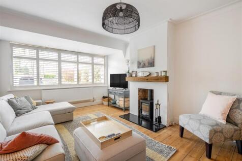 Living Room.jpg