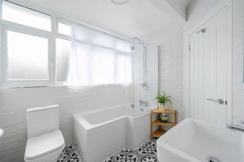 Bathroom (3).jpg