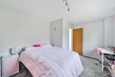 Bedroom (7).jpg