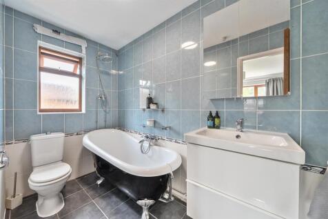 Bathroom.jpg