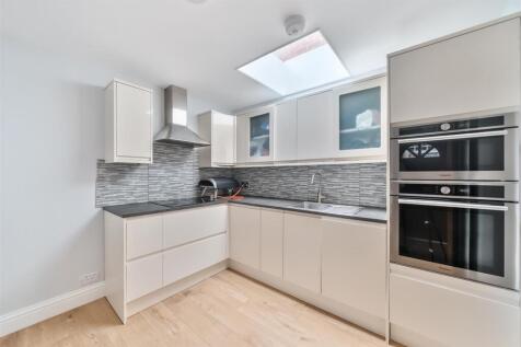 Kitchen 2.jpg