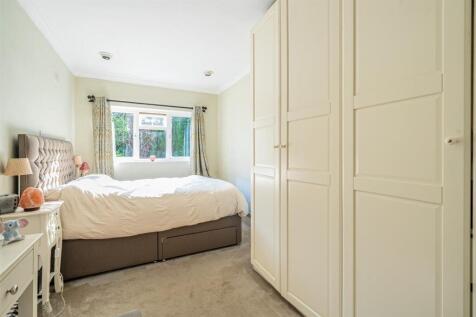 Bedroom (3).jpg