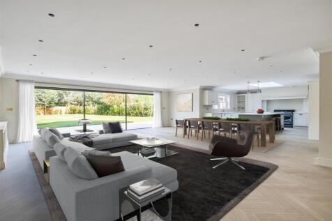 Kitchen Dining Family Room (4).jpg