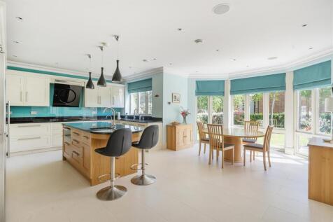 Kitchen (4).jpg