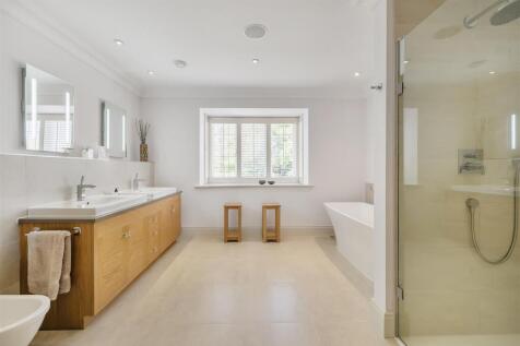Bathroom (3).jpg