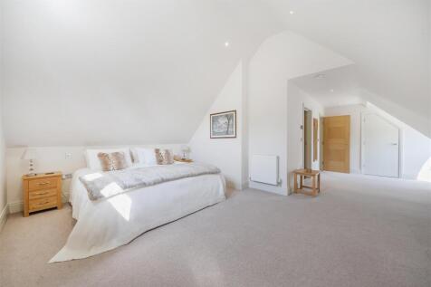 Bedroom (10).jpg