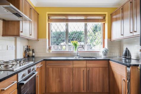 Kitchen (2).jpg