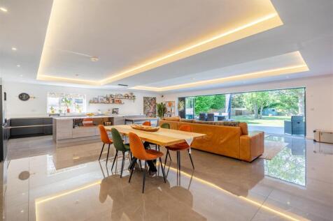 Kitchen Dining Family Room (13).jpg