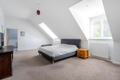 Bedroom (3).jpg