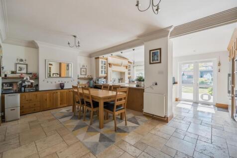16 Craddocks Kitchen 2.jpg