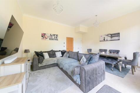 PINE LODGE WAY other lounge.jpg