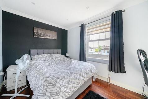 Bedroom (3).jpg