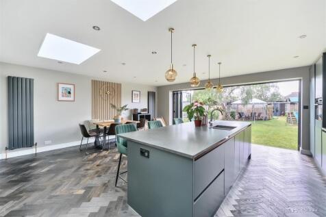 kitchen island.jpg