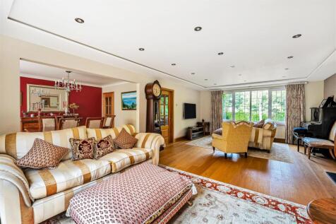 lounge 1.jpg