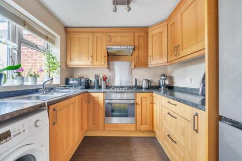 Kitchen (2).jpg