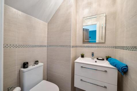 Bathroom.jpg