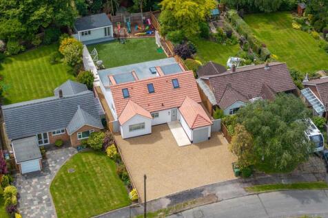 8 Devitt Close, ASHTEAD, KT21_LOW RES47.jpg