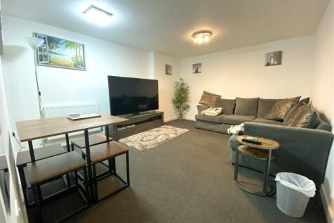 Cosy Apt 2 (1).jpeg