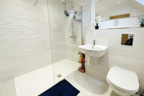 En-suite Master Bed