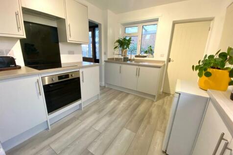 Kitchen 2.jpg