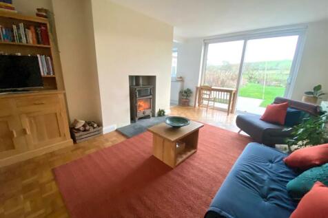 Living Room 1.jpg