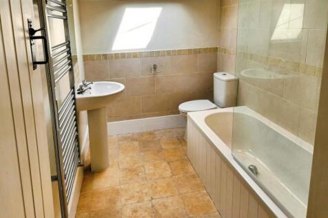 pbox-bathroom-310810.jpg