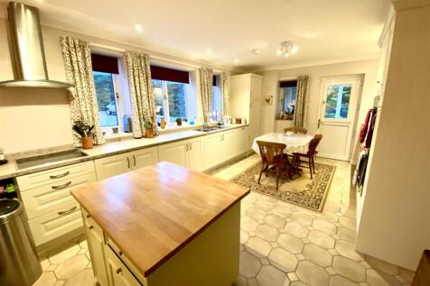 Flat 2 (2).jpeg