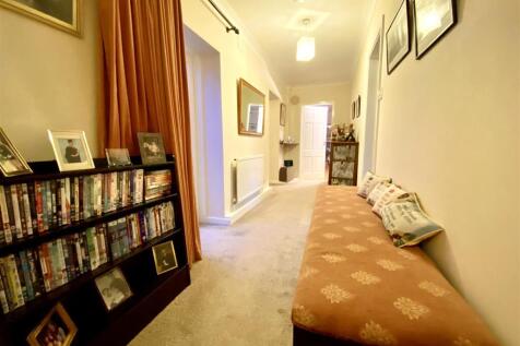 Flat 2 (7).jpeg