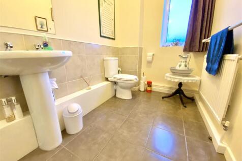 Flat 2 (6).jpeg