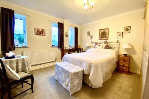 Flat 2 (4).jpeg